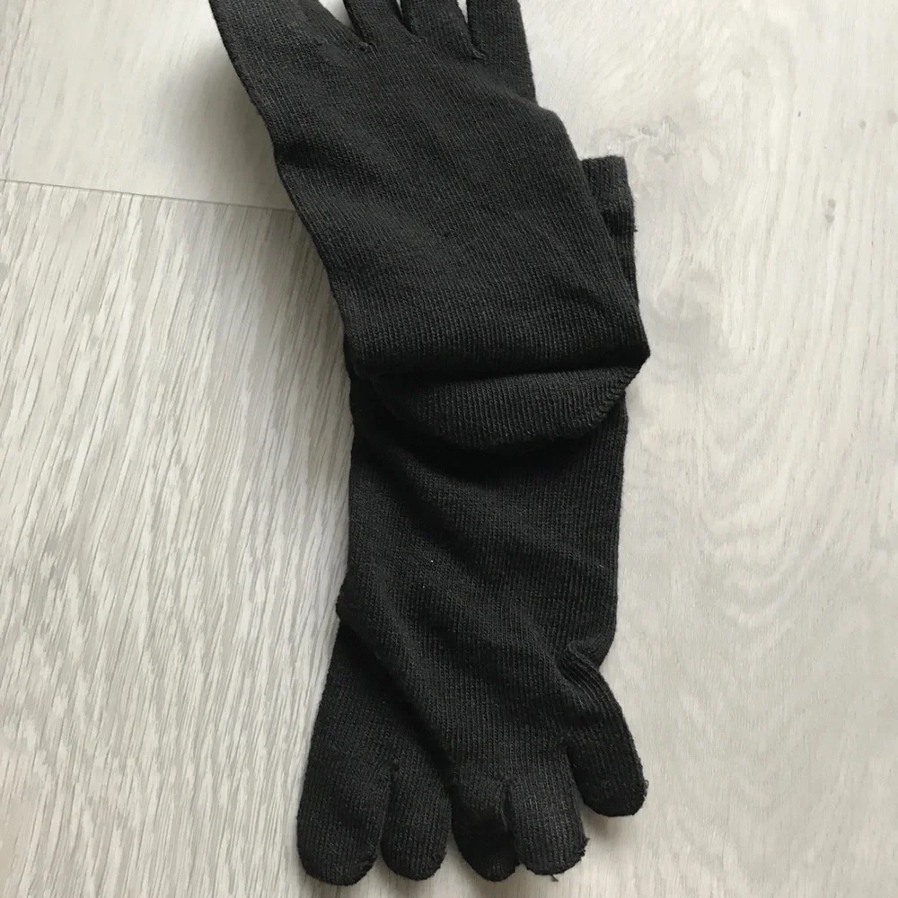 WOMENS BLACK FIVE TOE SOCKS NWT 6-8